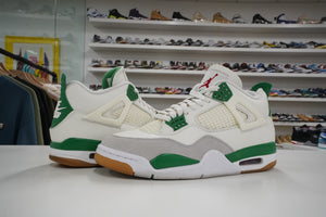 Air Jordan 4 Retro SB Pine Green