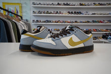 Load image into Gallery viewer, Nike SB Dunk Low Homer