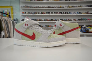 Nike SB Dunk Mid White Widow