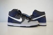 Load image into Gallery viewer, Nike SB Dunk High Un-Futuras