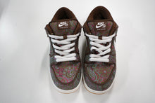 Load image into Gallery viewer, Nike SB Dunk Low Paisley Brown